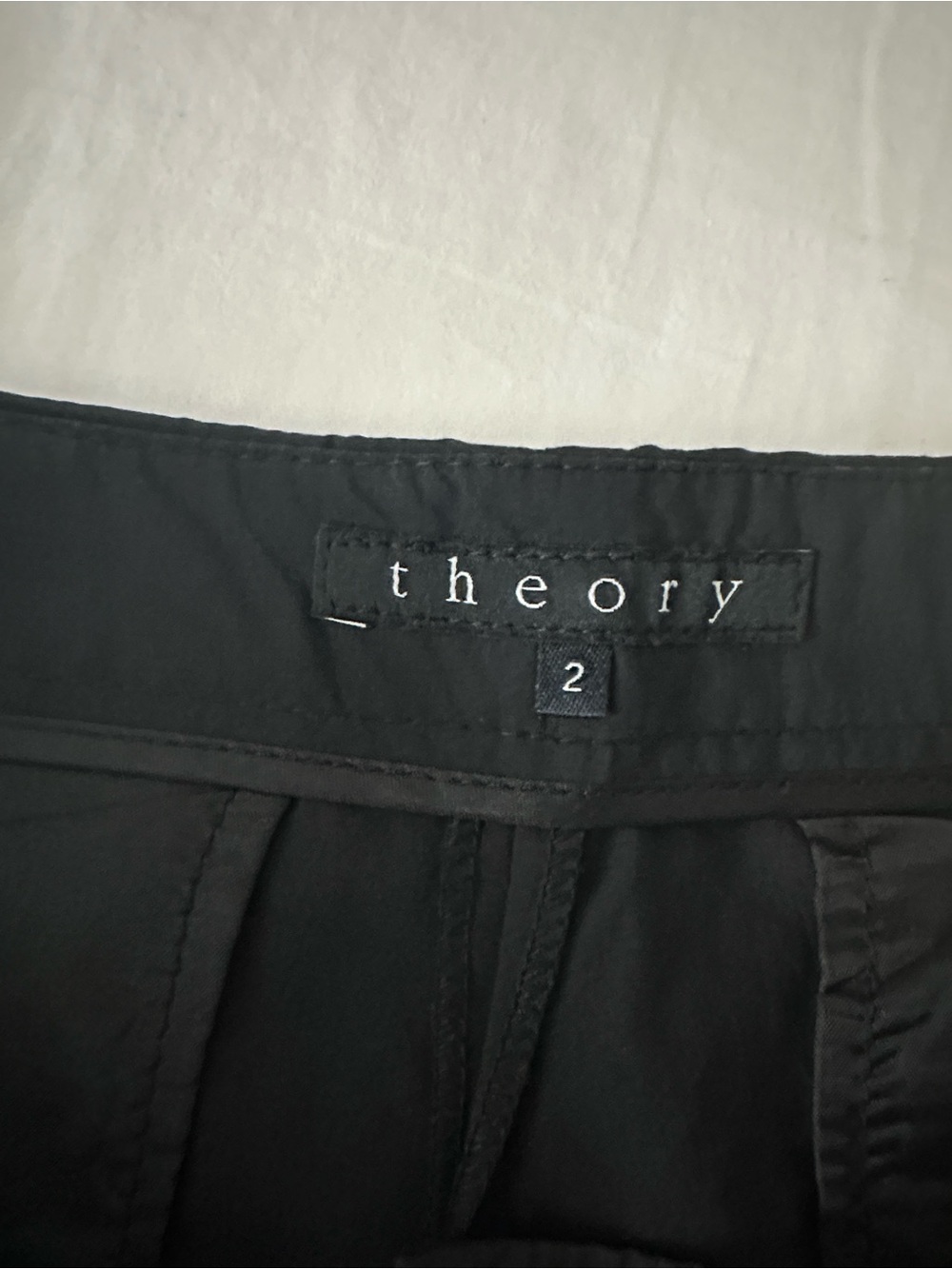 Theory Mid Rise Paper Weight Shorts - Picture 5 of 9